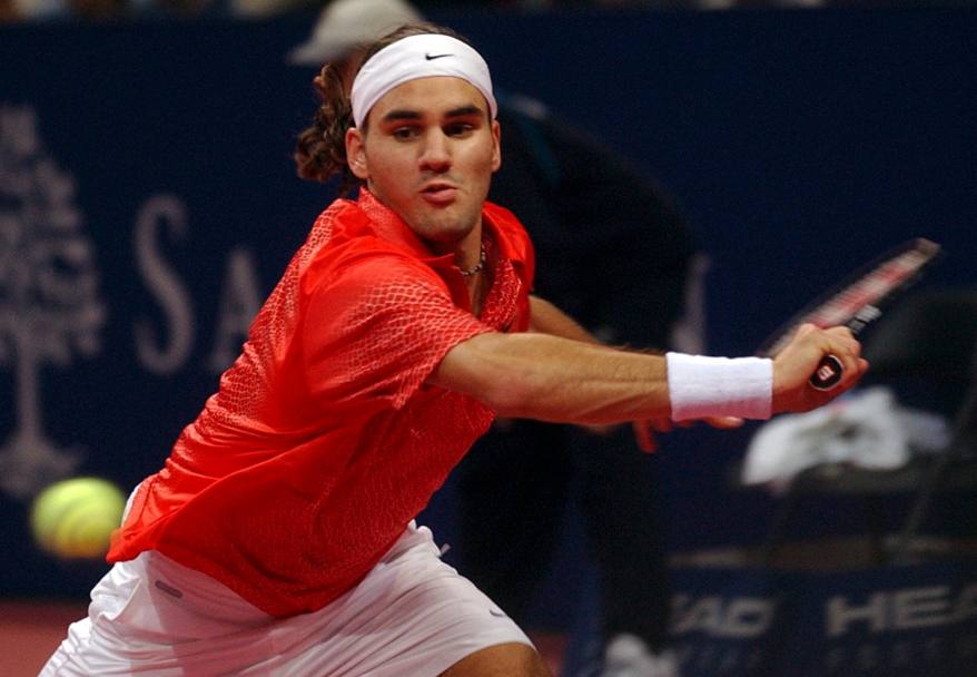 27 ottobre 2001, semifinale Swiss Indoor a Basilea, Svizzera. Federer batte Julien Boutter e sigla la sua 100a vittoria (Ap)